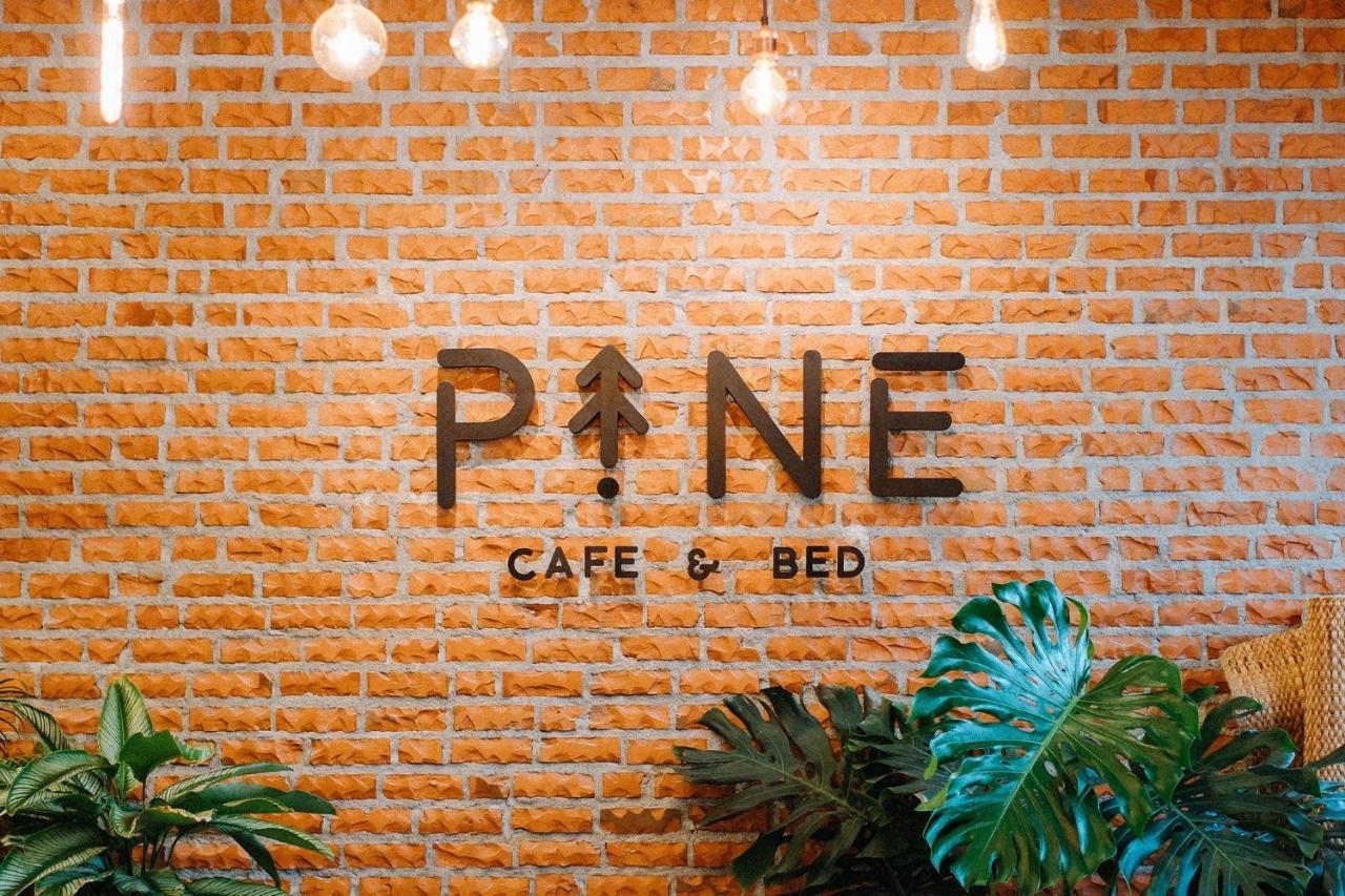 Готель Pine Cafe'&Bed Аюттхая Екстер'єр фото