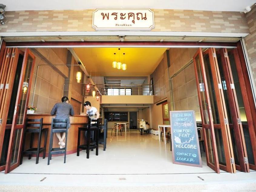 Готель Pine Cafe'&Bed Аюттхая Екстер'єр фото