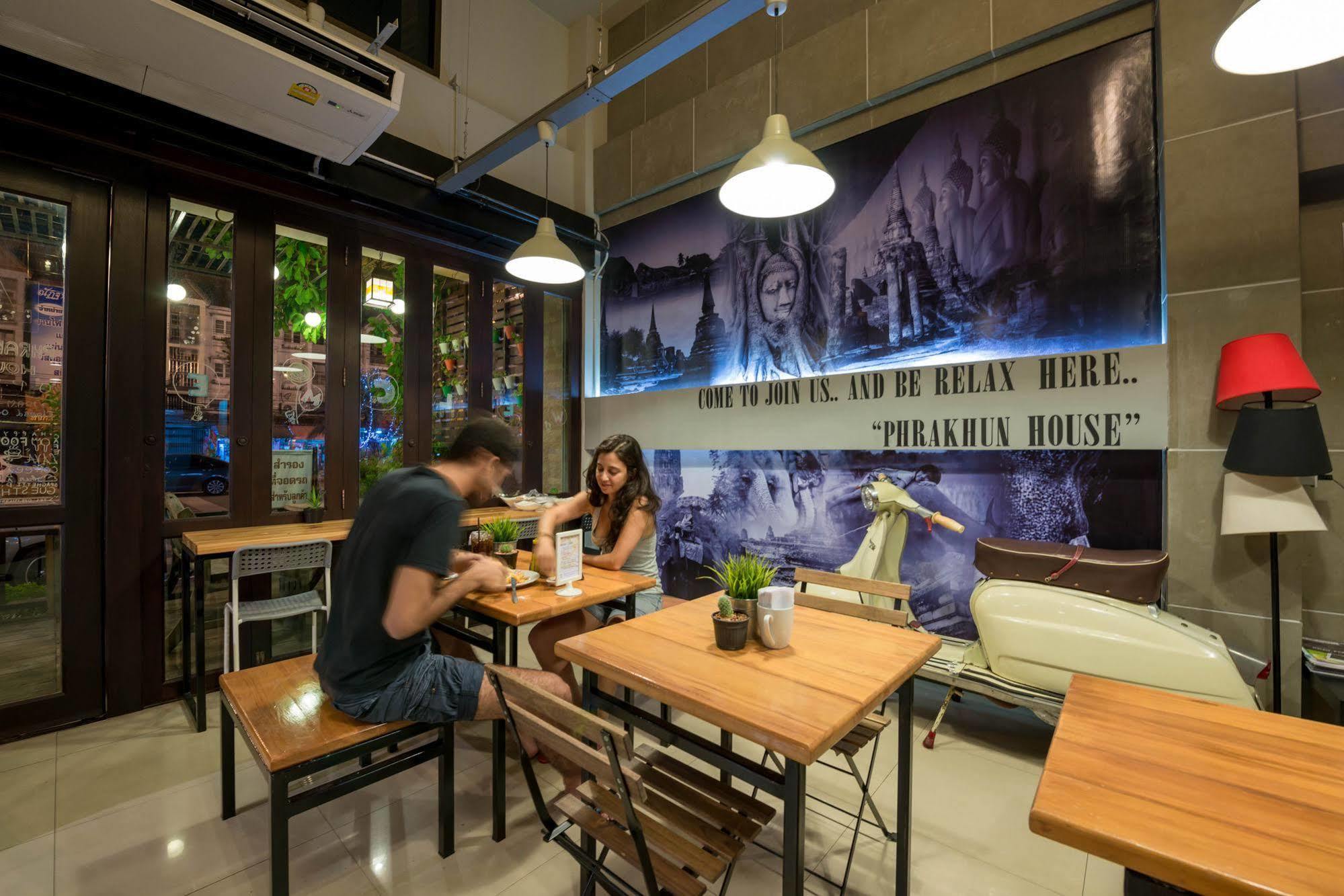 Готель Pine Cafe'&Bed Аюттхая Екстер'єр фото